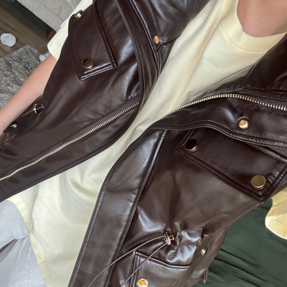 FAUX FUR Leather  PUFFER VEST! NEVER WORN! BEAUTIFUL COLOR - Picture 3 of 8